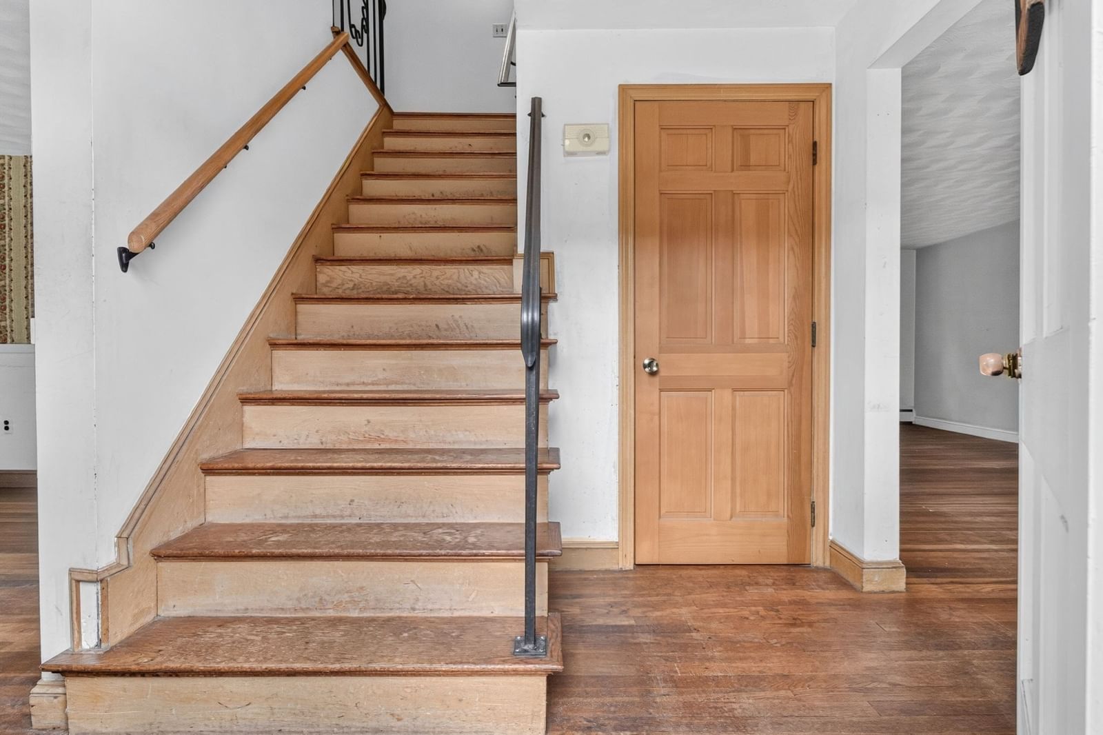 5 Robert Sproul Rd Medfield — Photo 4 of 41