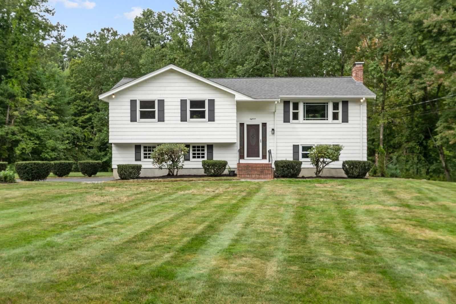 Property at 18 Cowdrey Ln, Acton, MA 01720