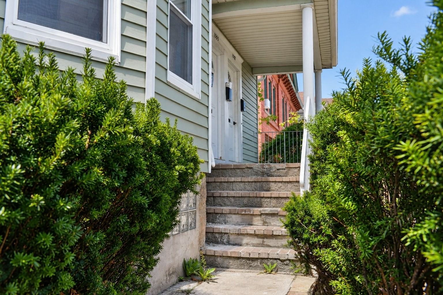 1585-1587 Acushnet Avenue New Bedford — Photo 3 of 42