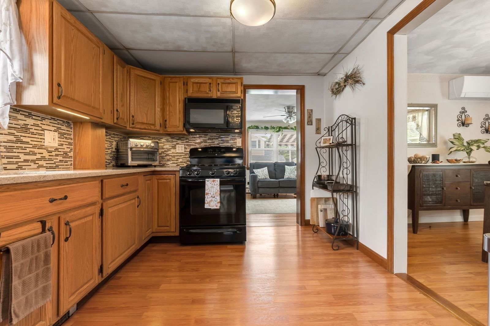 58 Glendale Ave Peabody — Photo 13 of 39
