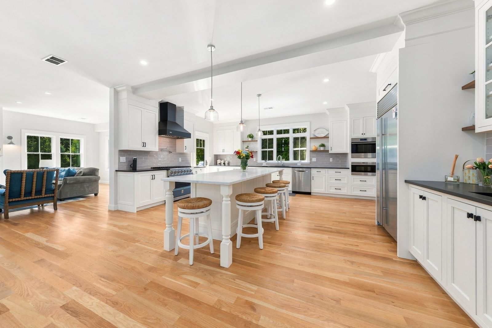 10 Jerusalem Rd Cohasset — Photo 4 of 42
