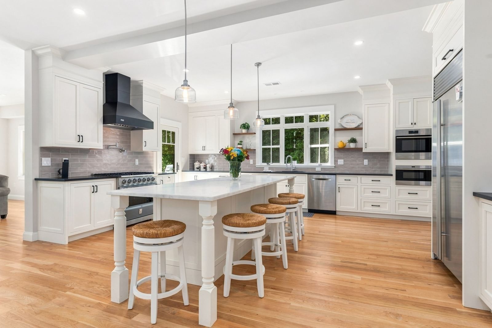 10 Jerusalem Rd Cohasset — Photo 5 of 42