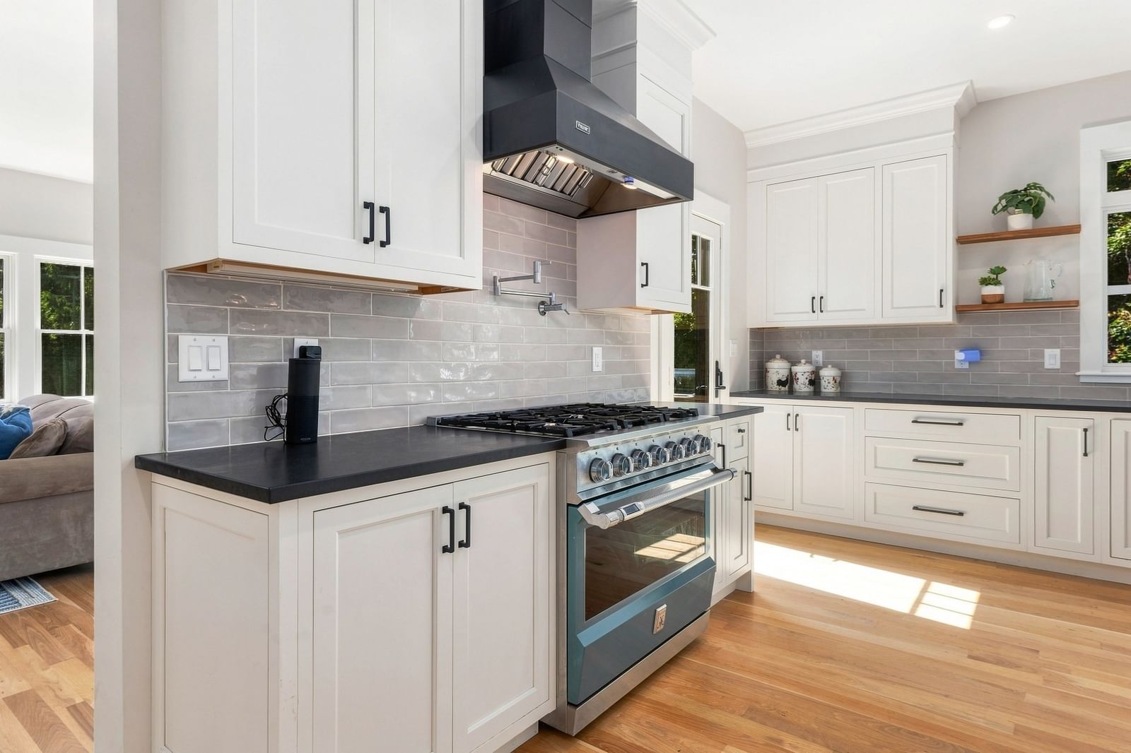 10 Jerusalem Rd Cohasset — Photo 7 of 42