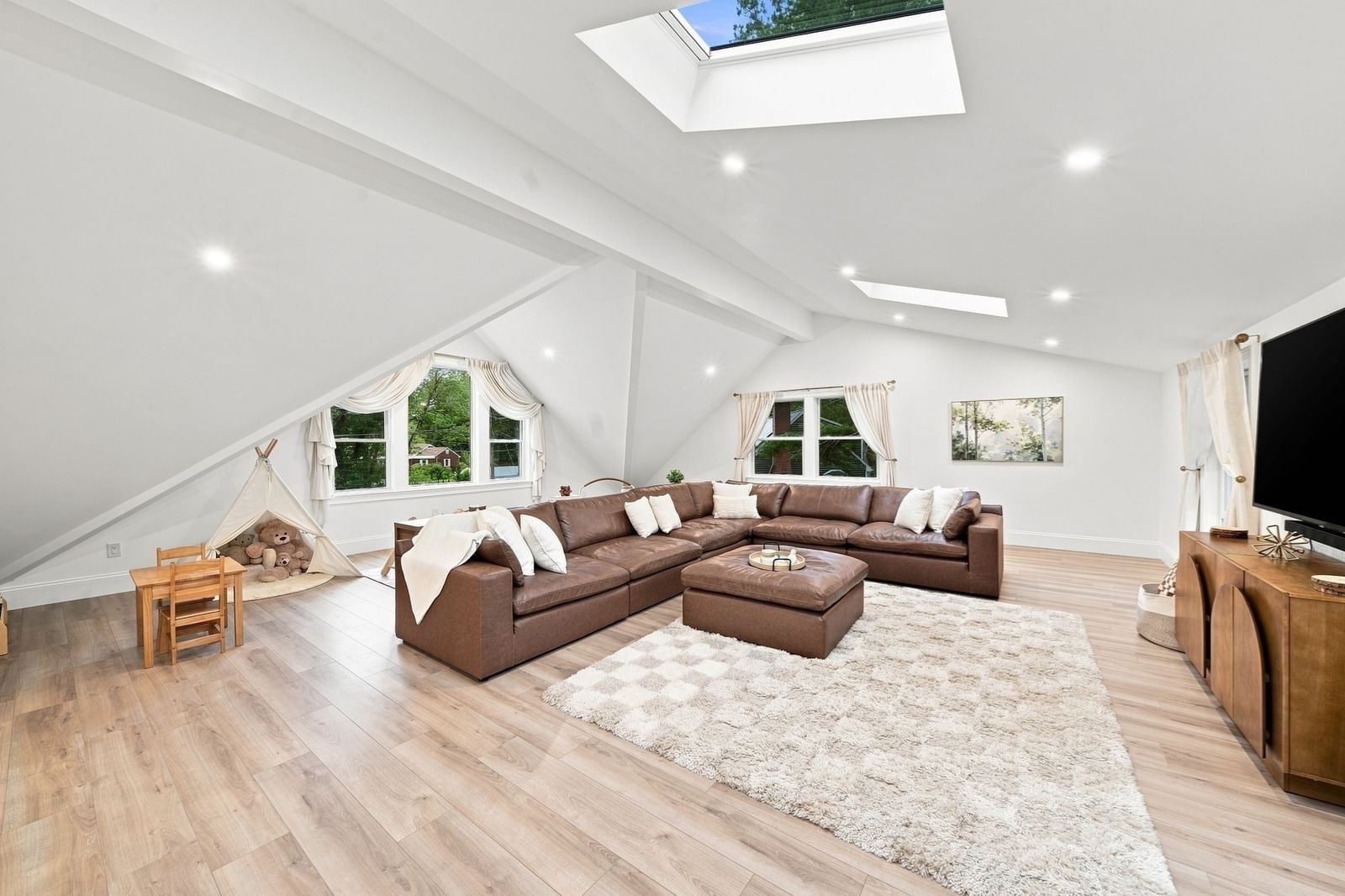 55 Lucerne Dr Andover — Photo 8 of 42