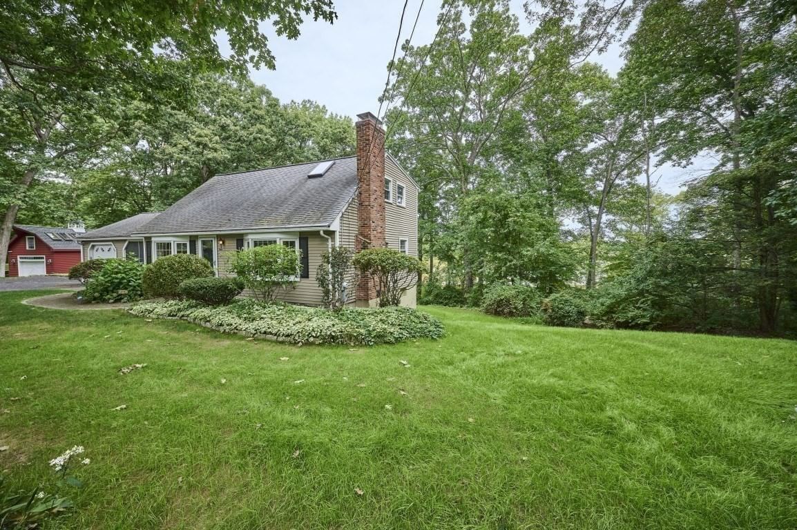 4 Hyder St Westborough — Photo 2 of 35