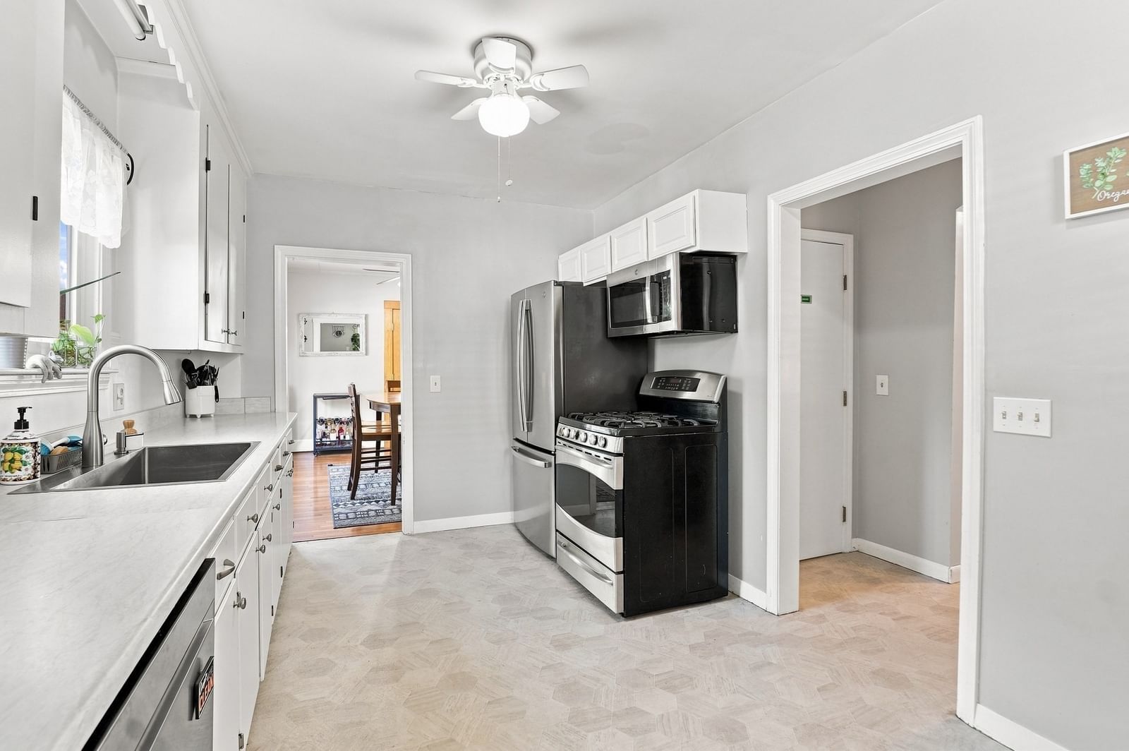 43 Klebart Avenue Webster — Photo 16 of 41