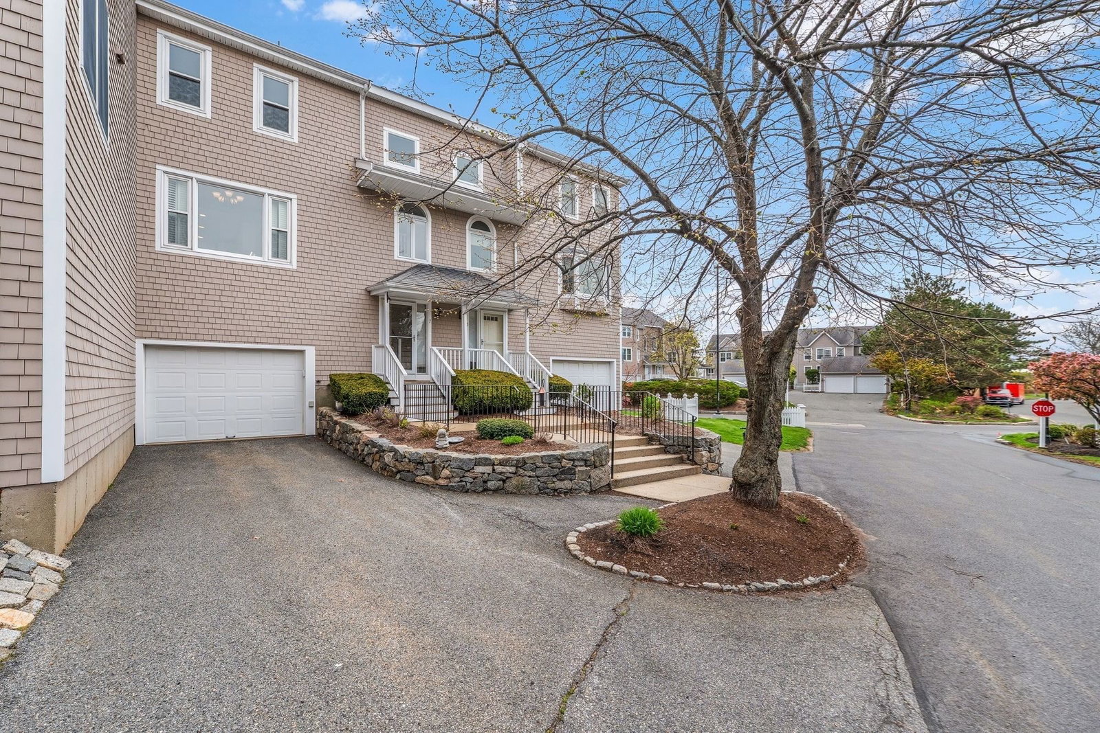 7 Whaler Ln #Unit 7 Quincy — Photo 2 of 42
