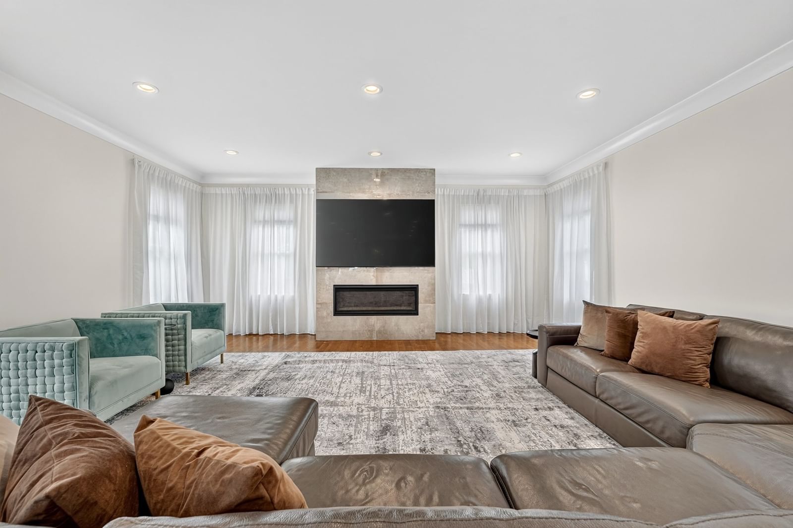 23 Evergreen Rd Natick — Photo 12 of 40