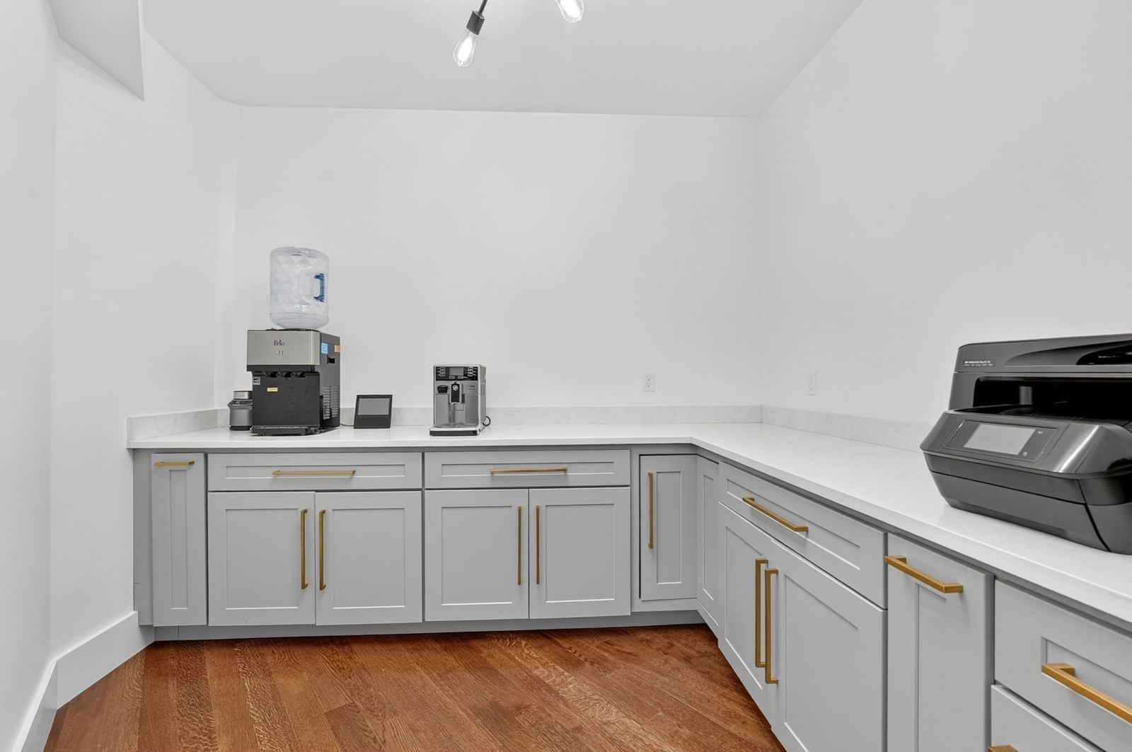 23 Evergreen Rd Natick — Photo 21 of 40