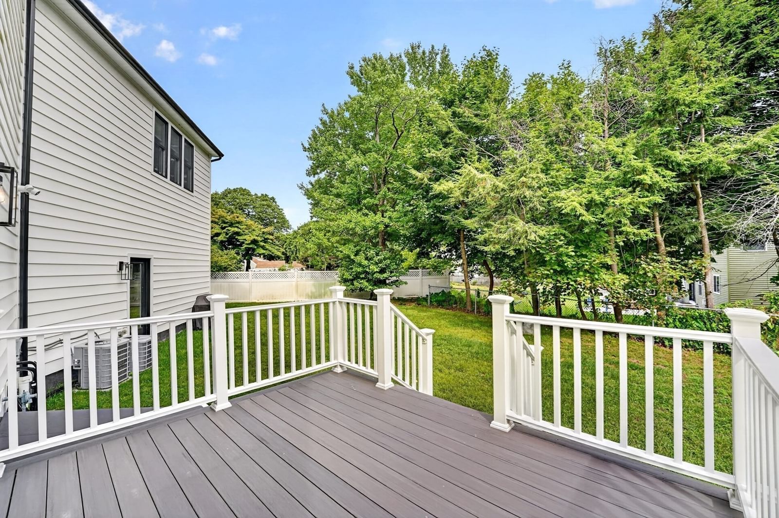 23 Evergreen Rd Natick — Photo 6 of 40