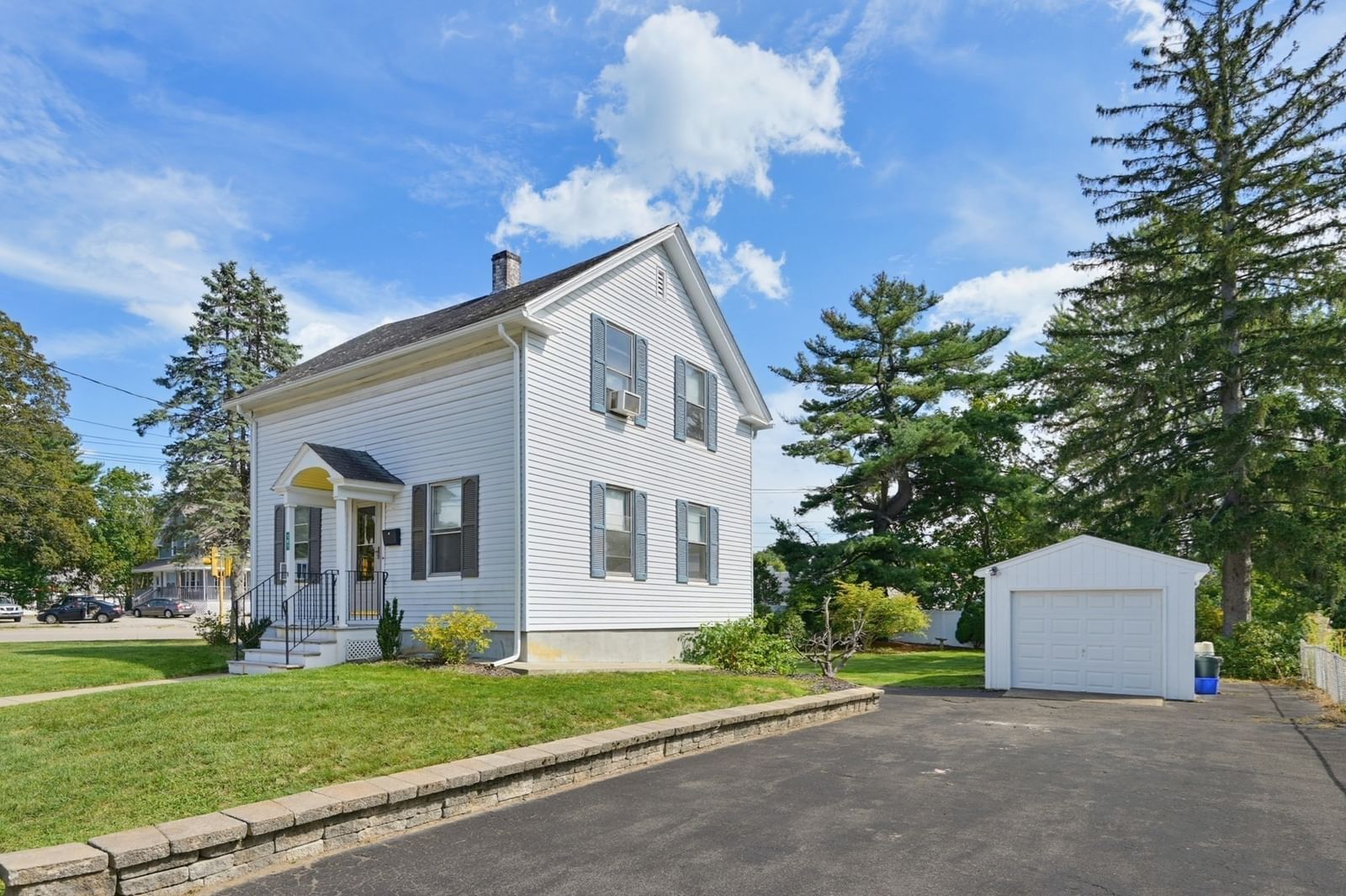 101 Fisher St North Attleboro — Photo 2 of 31