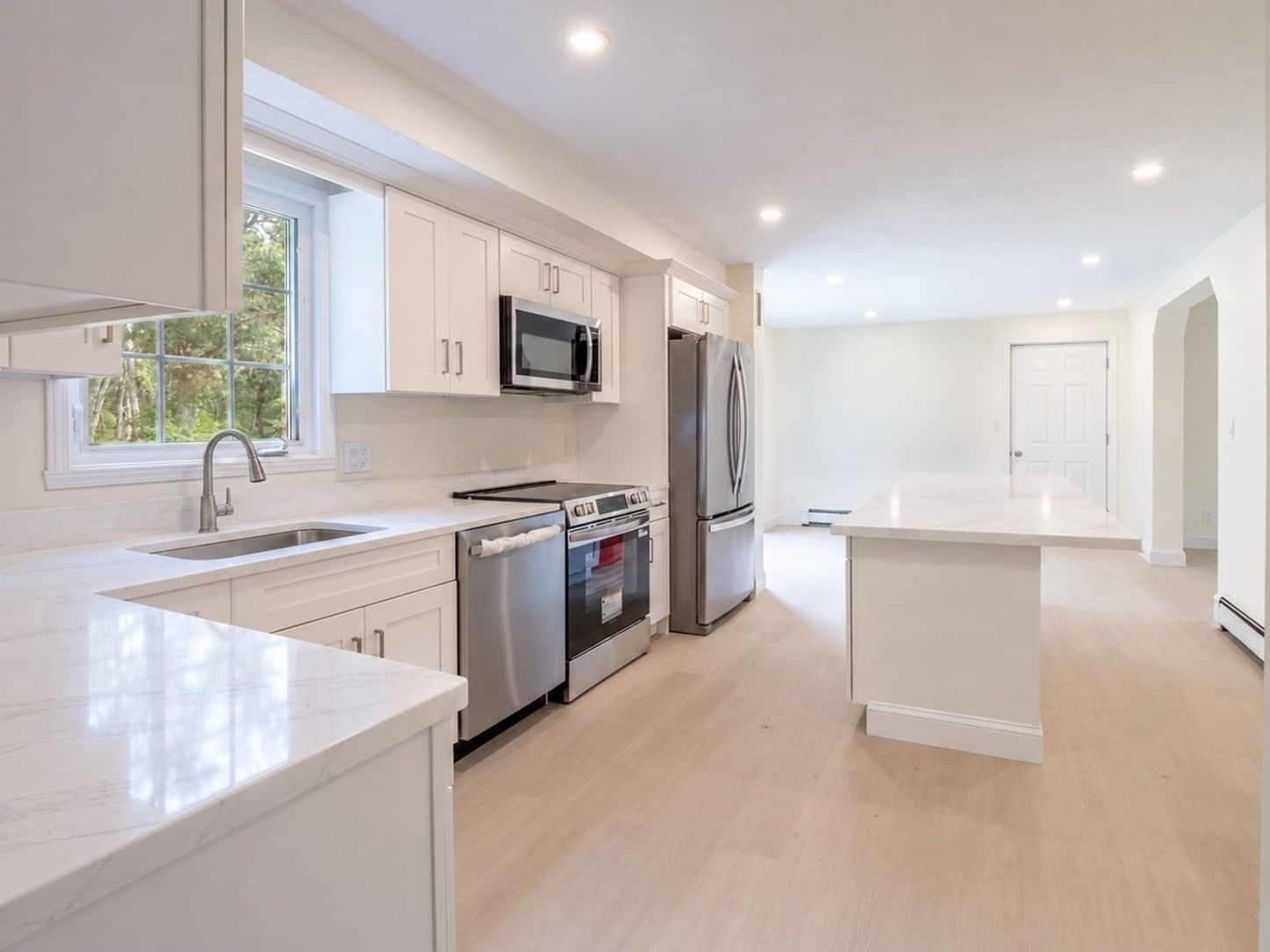 215 Ashumet Rd Mashpee — Photo 2 of 36