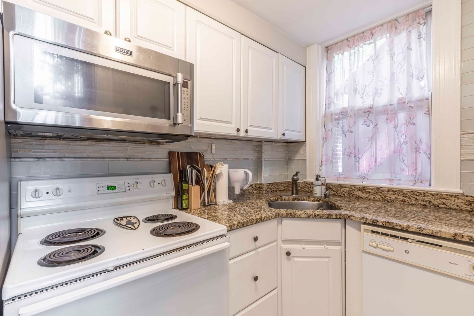 405 Commonwealth Ave #2B Boston — Photo 10 of 24
