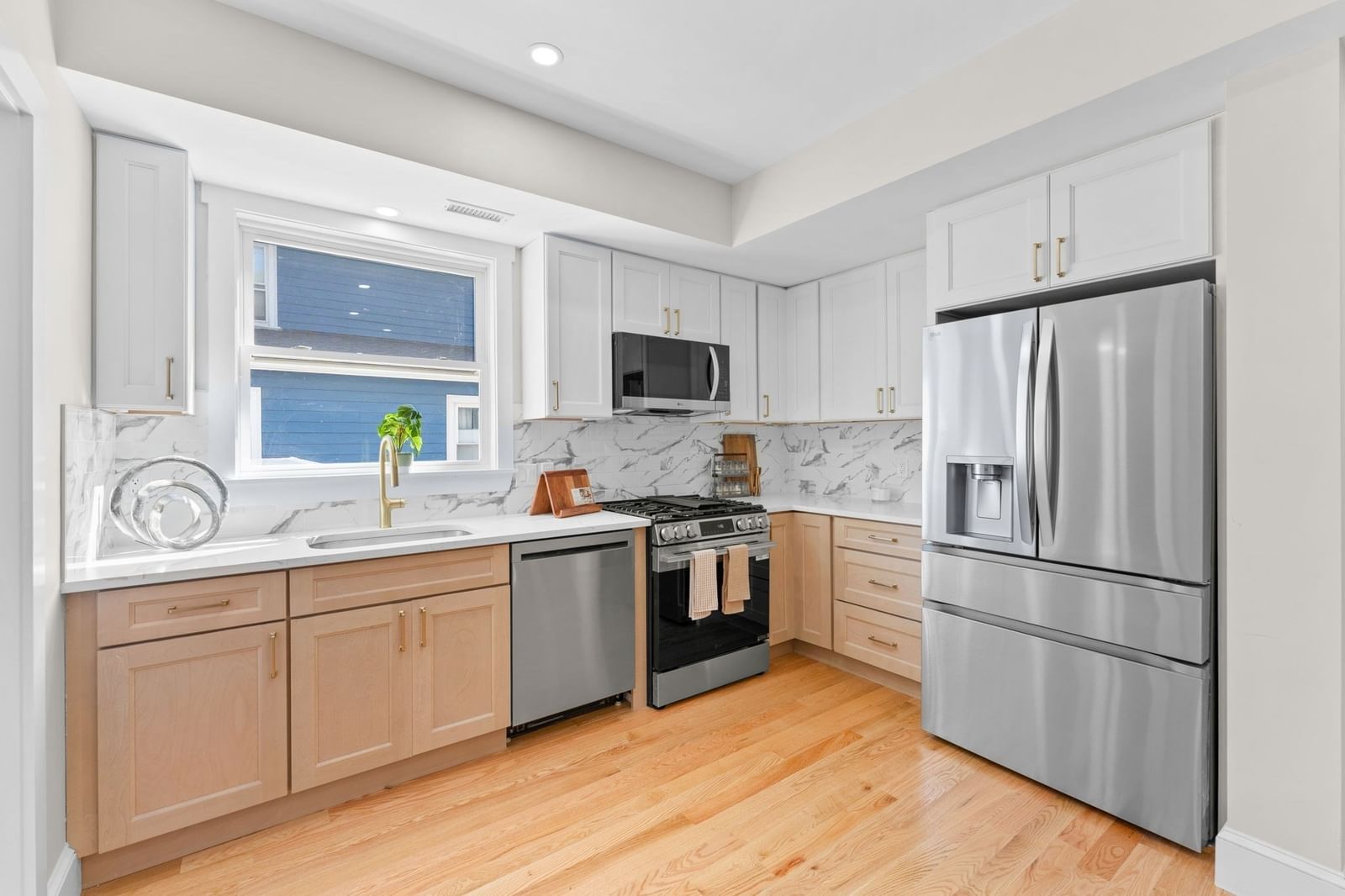 194 Washington Ave #2 Winthrop — Photo 4 of 21