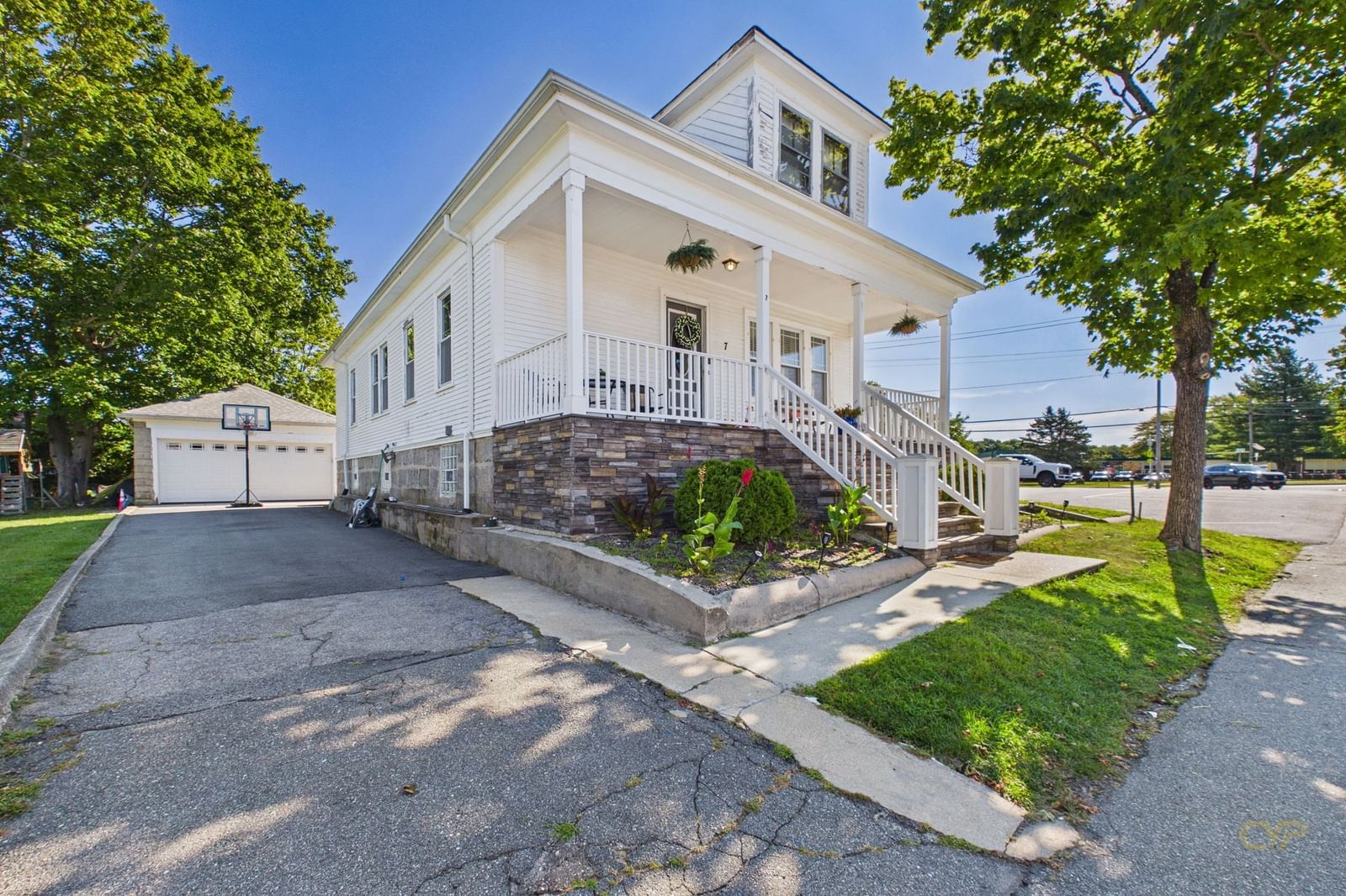 Property at 7 Coolidge St, Dartmouth, MA 02748
