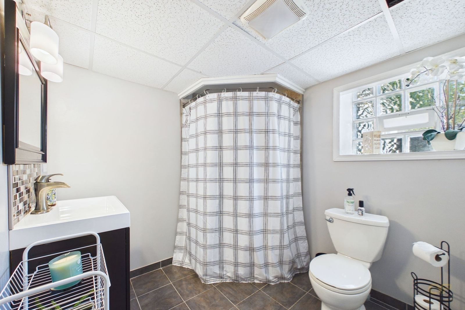 7 Coolidge St Dartmouth — Photo 14 of 22