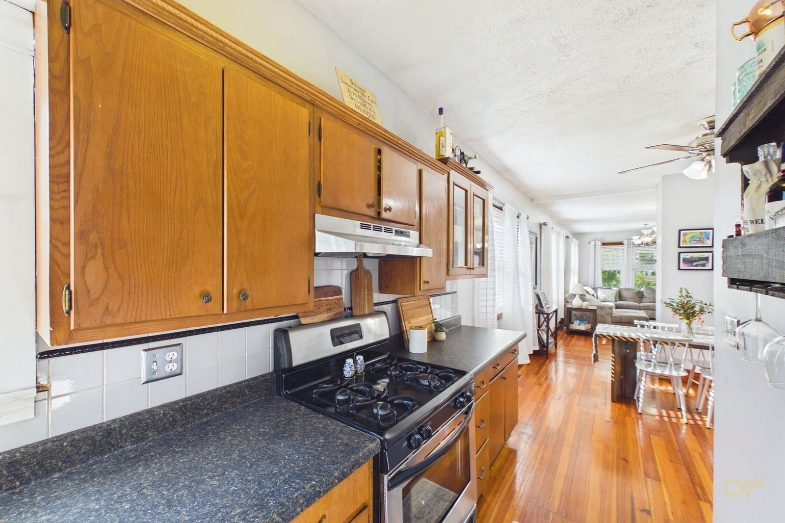 7 Coolidge St Dartmouth — Photo 8 of 22