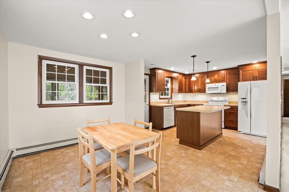 391 Scenic Hwy Bourne — Photo 10 of 42