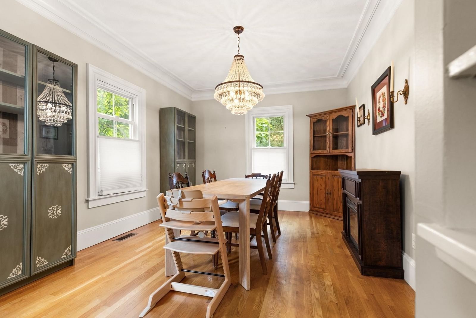 258 Cross St Winchester — Photo 7 of 39
