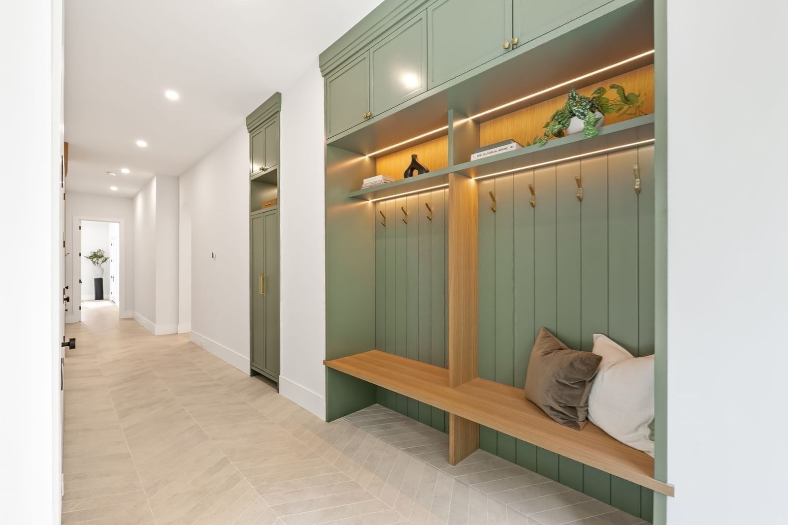 101 Alban Rd Newton — Photo 12 of 29