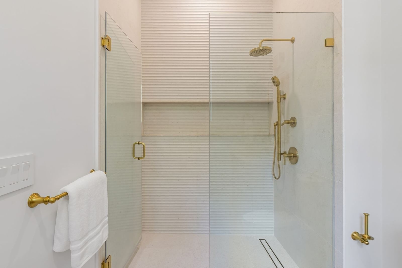 101 Alban Rd Newton — Photo 14 of 29