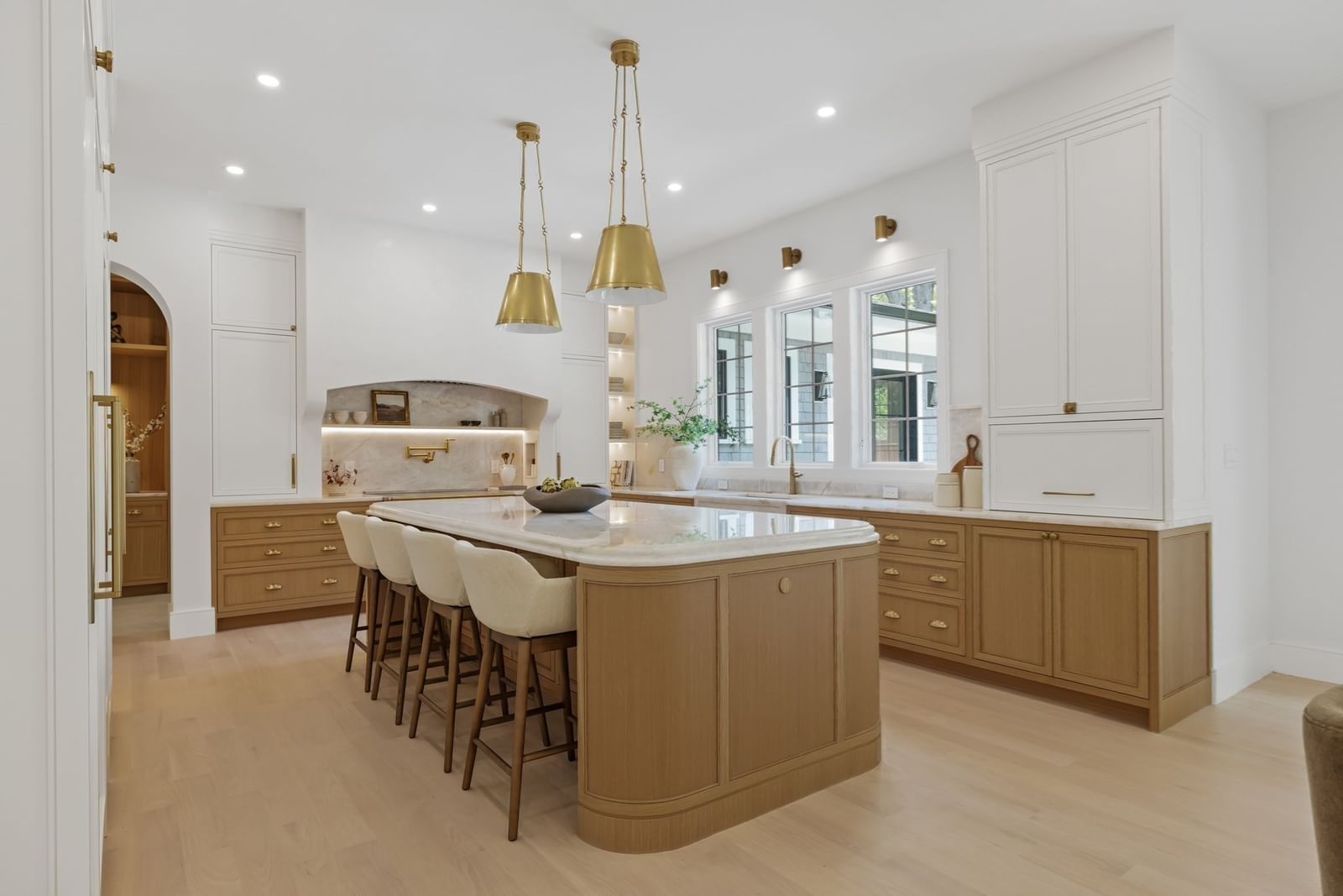 101 Alban Rd Newton — Photo 6 of 29