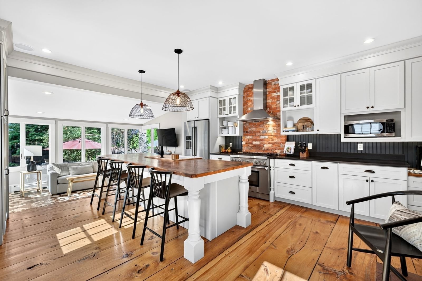 18 Broad St Newburyport — Photo 14 of 39