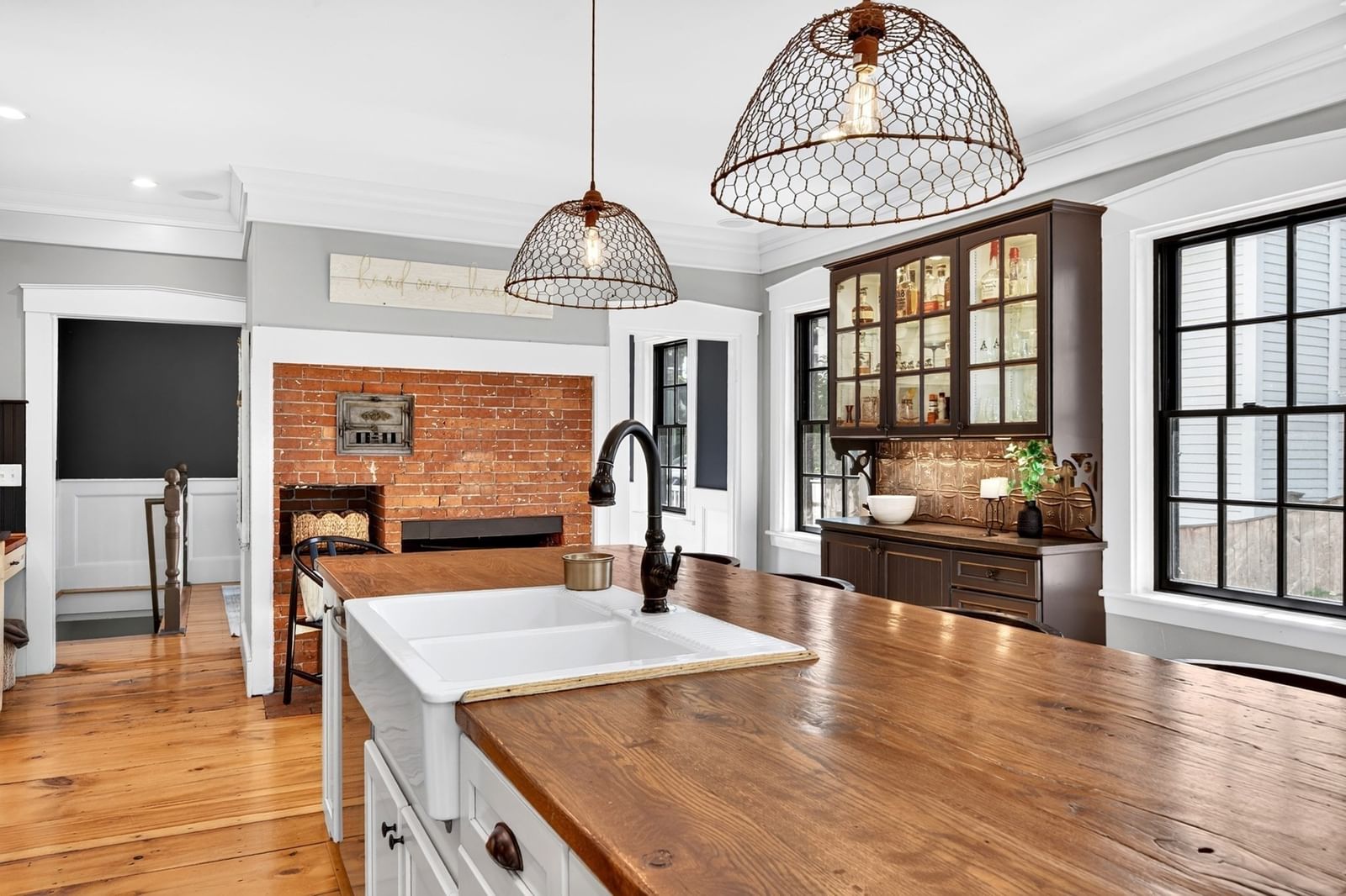 18 Broad St Newburyport — Photo 17 of 39