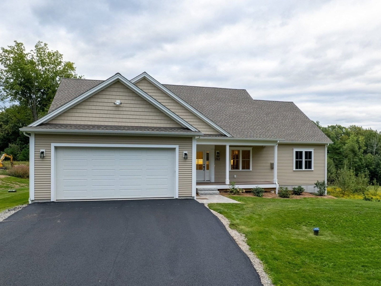 262 Glenwood Rd Rutland — Photo 2 of 25