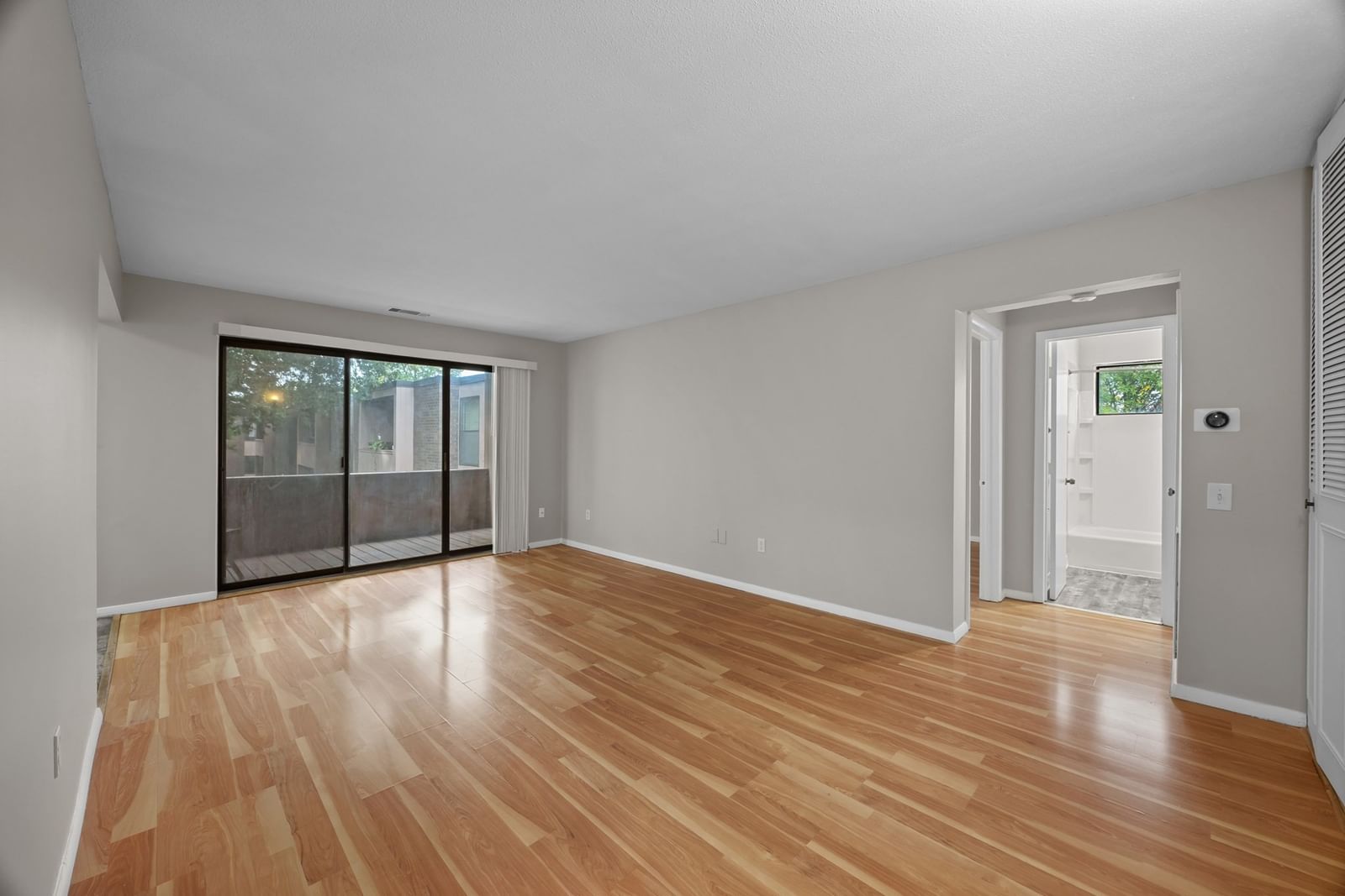 10 Shrewsbury Green Dr #I Shrewsbury — Photo 11 of 33
