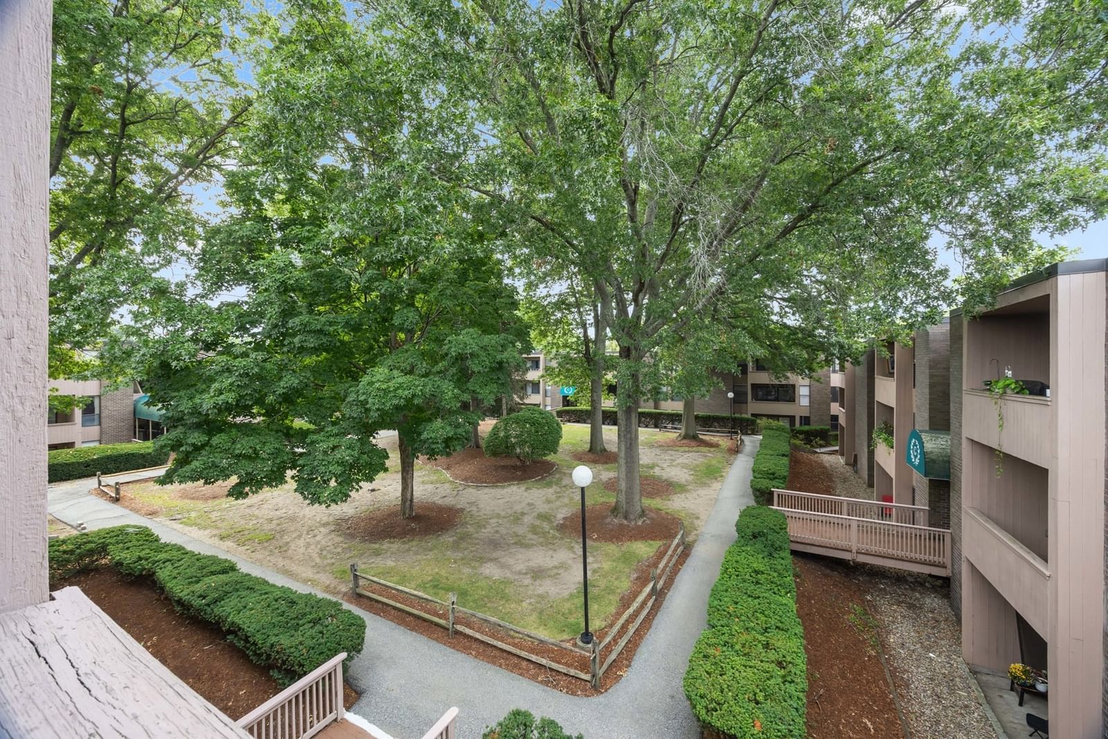 10 Shrewsbury Green Dr #I Shrewsbury — Photo 28 of 33