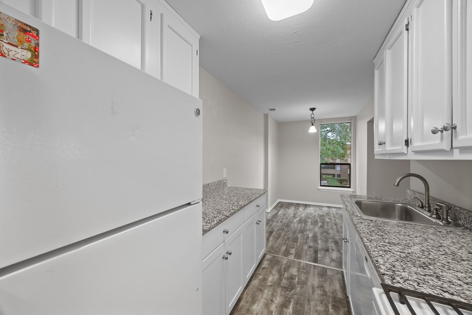 10 Shrewsbury Green Dr #I Shrewsbury — Photo 5 of 33