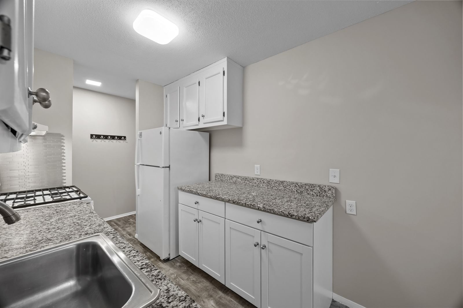 10 Shrewsbury Green Dr #I Shrewsbury — Photo 8 of 33