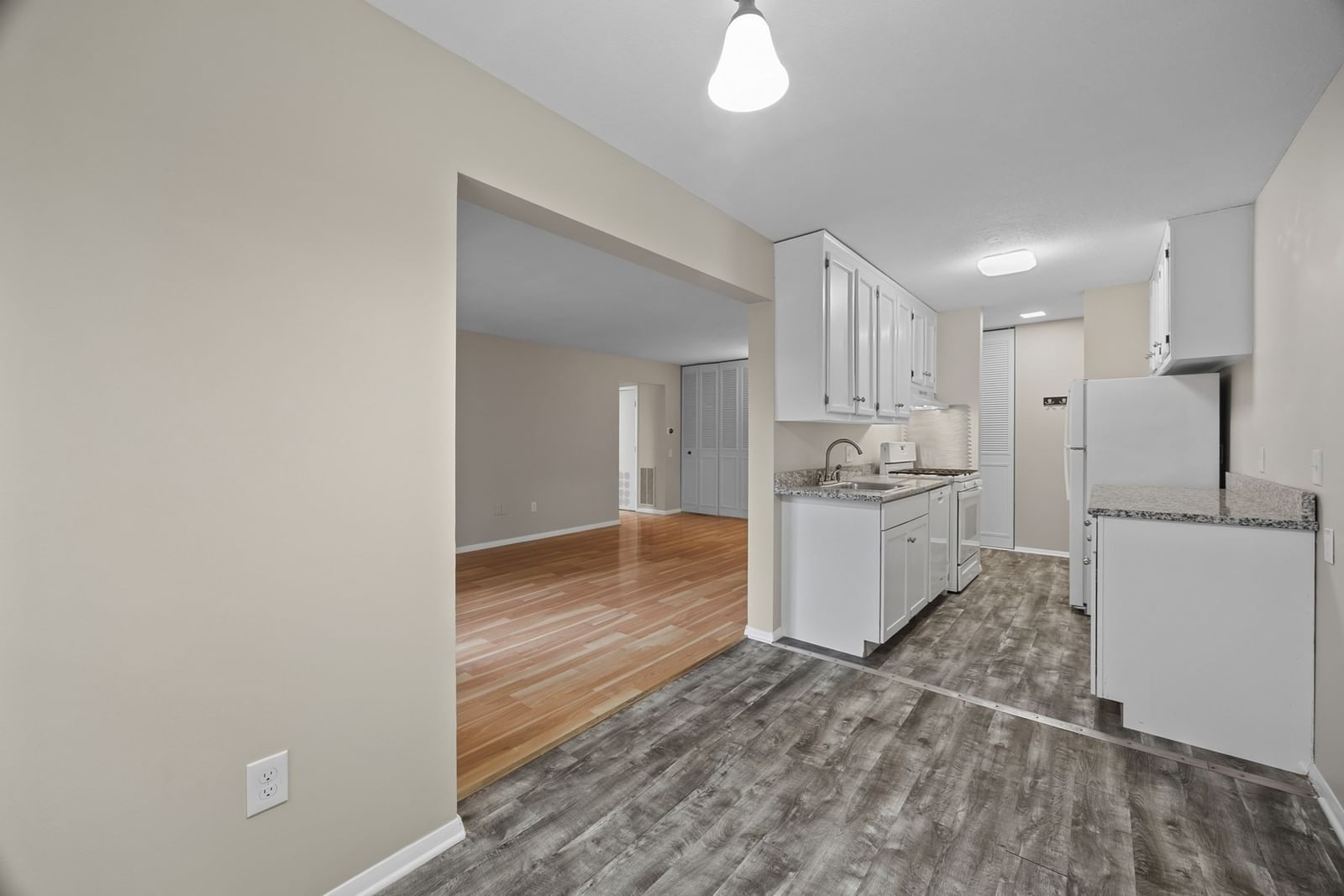 10 Shrewsbury Green Dr #I Shrewsbury — Photo 9 of 33