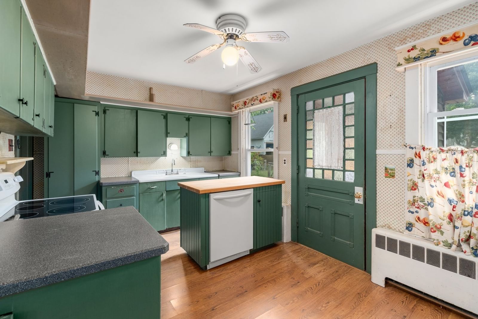 35 Dutcher St Hopedale — Photo 10 of 22
