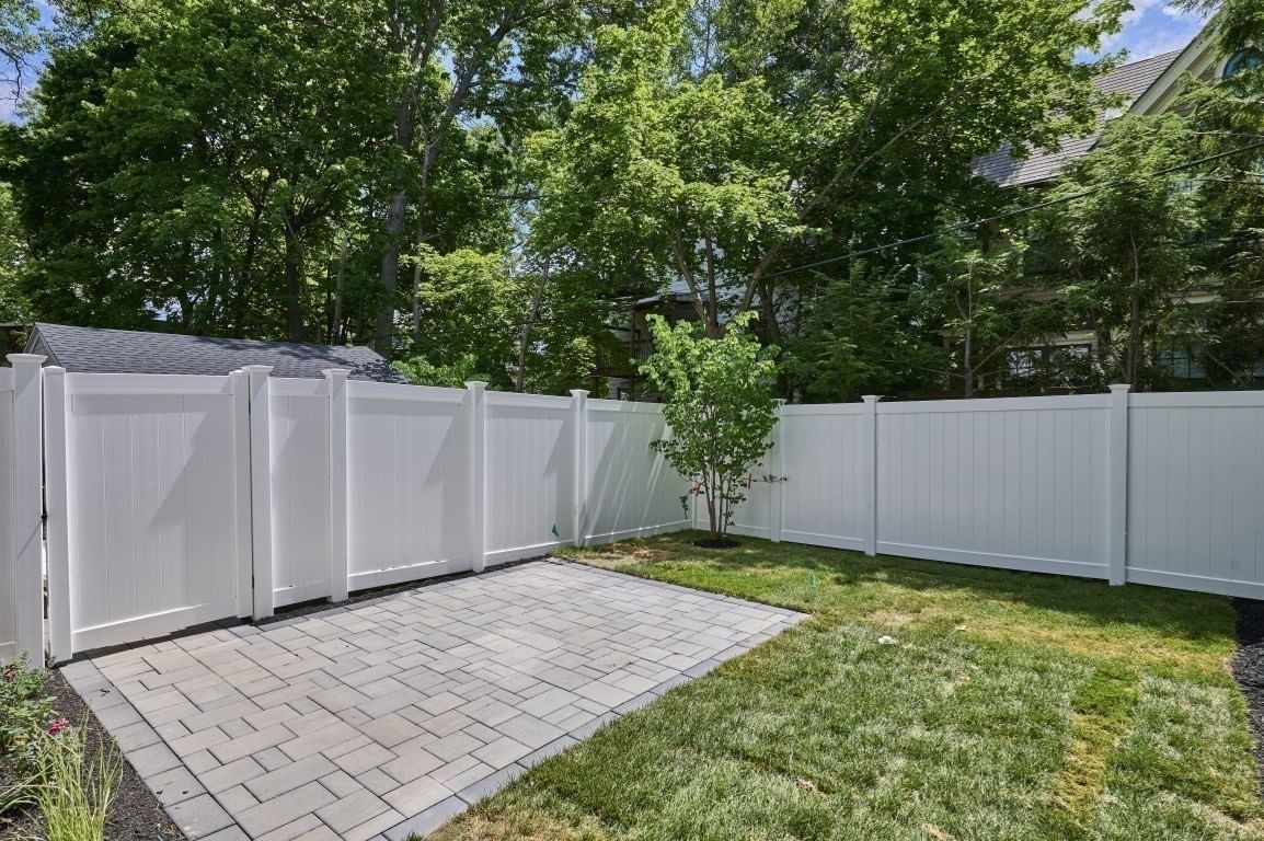 125 Fuller #125 Brookline — Photo 4 of 41