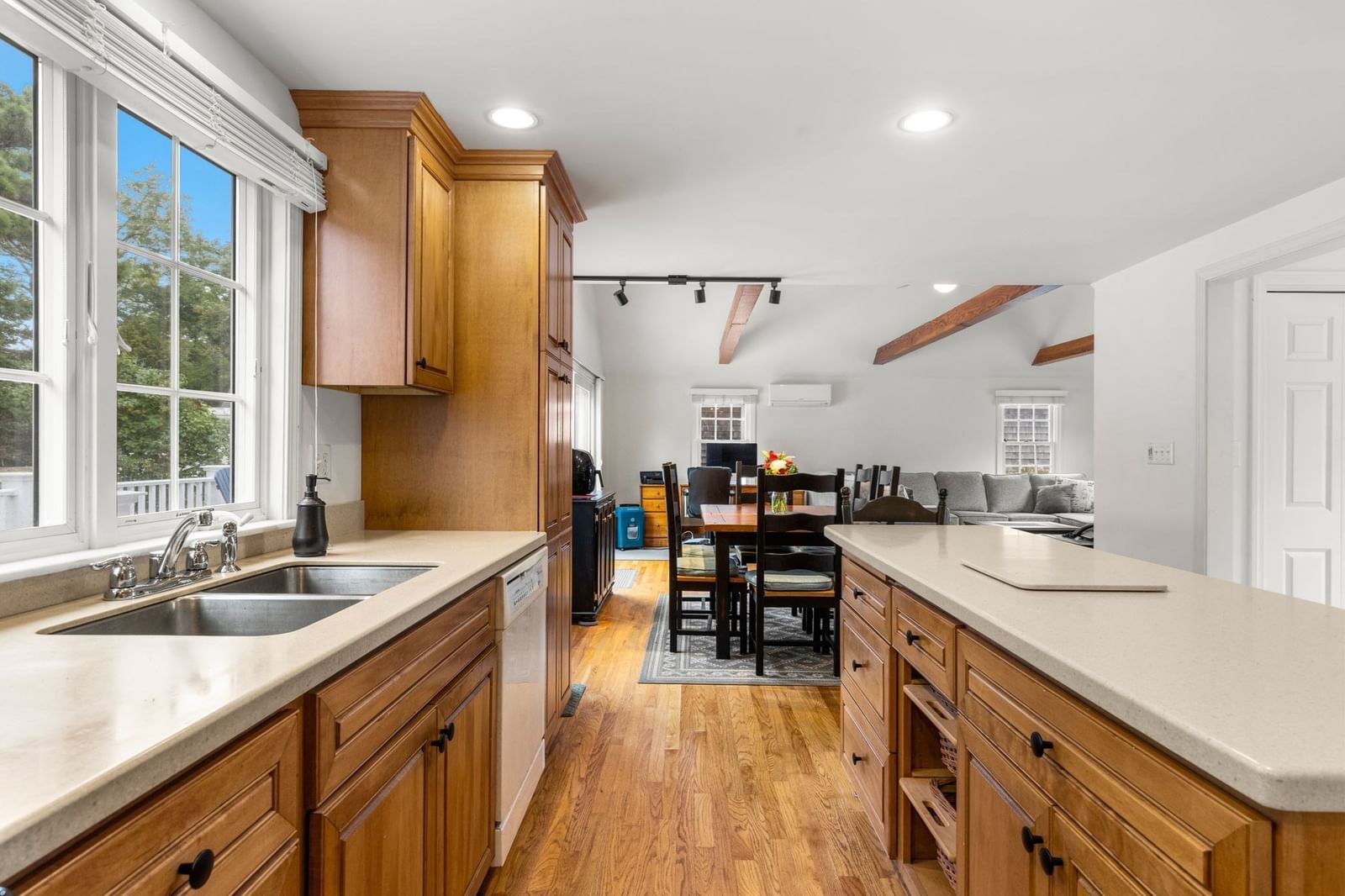 122 Forest Beach Rd Chatham — Photo 10 of 31