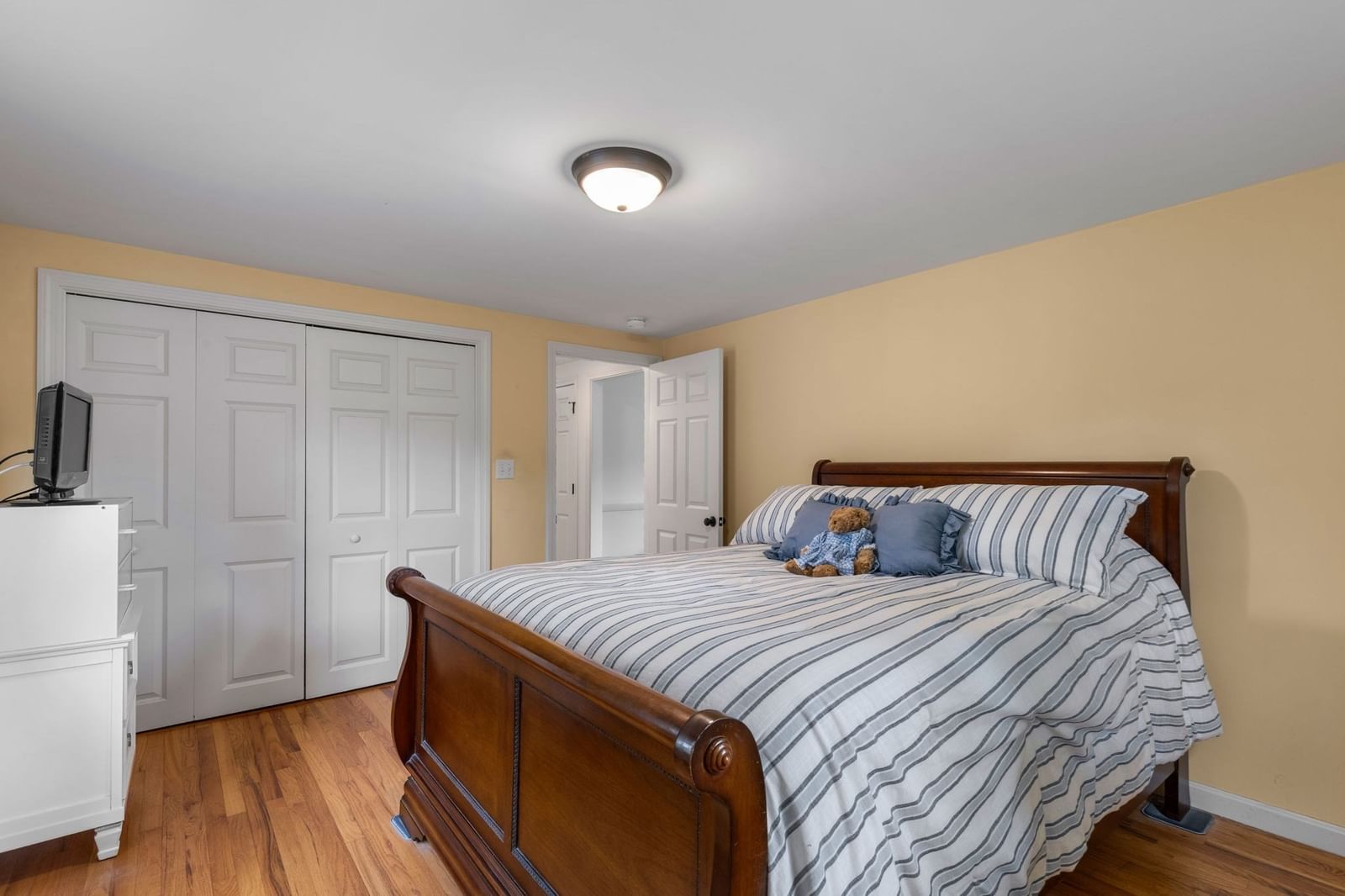 122 Forest Beach Rd Chatham — Photo 20 of 31