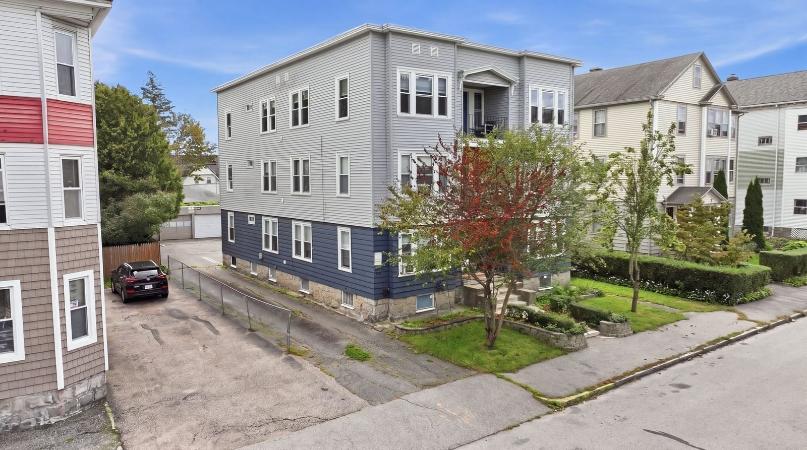 17 Fairbanks St Worcester — Photo 2 of 42