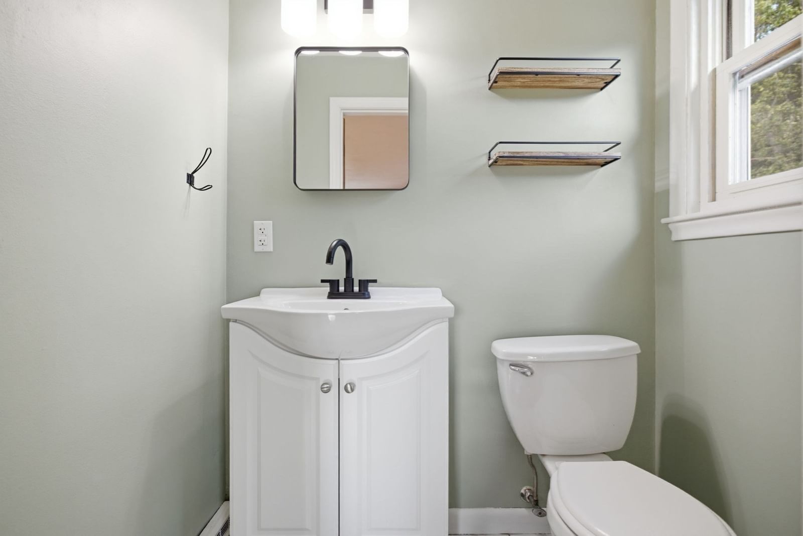 53 Skilton Lane Burlington — Photo 13 of 23