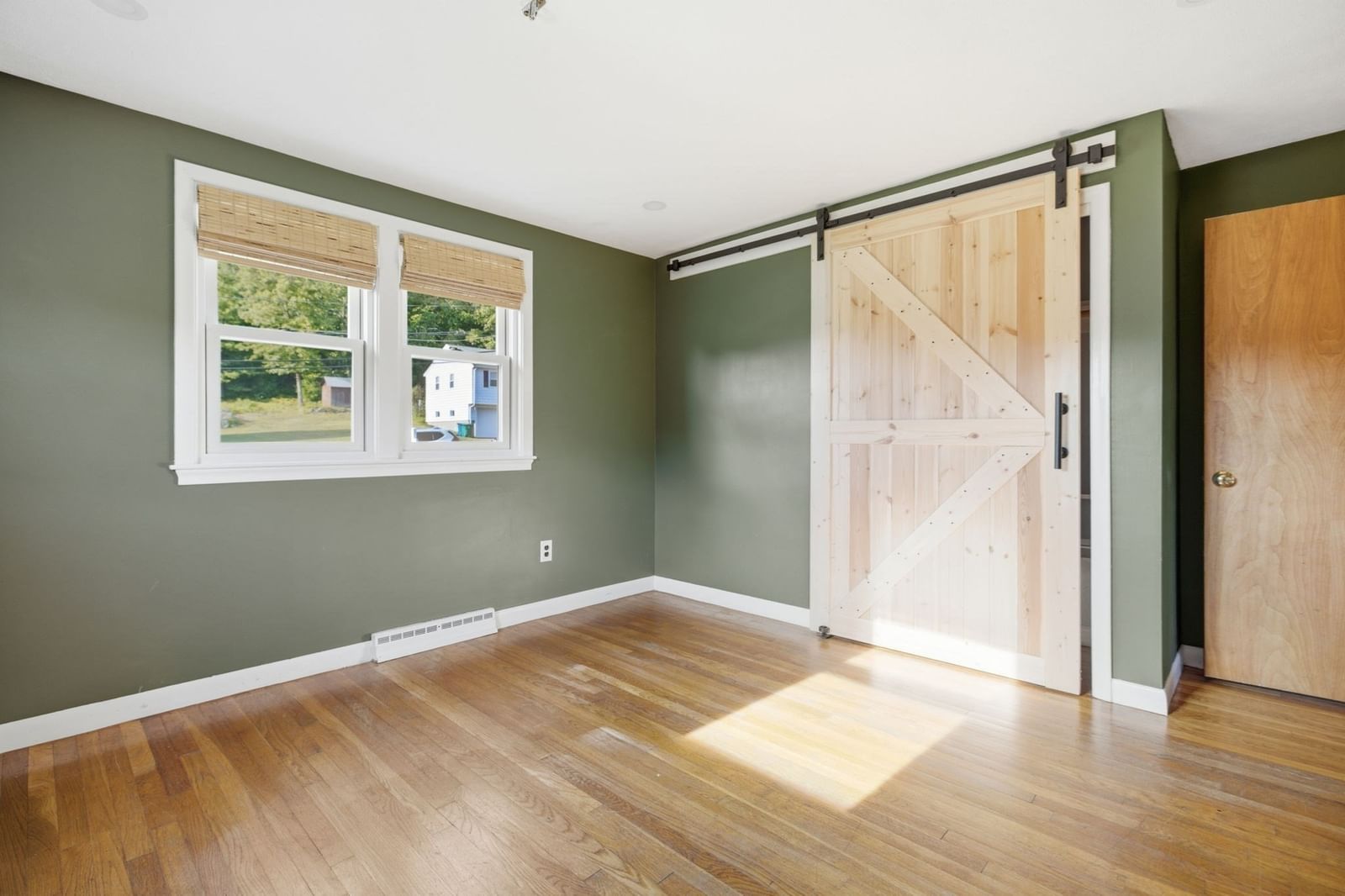 53 Skilton Lane Burlington — Photo 15 of 23