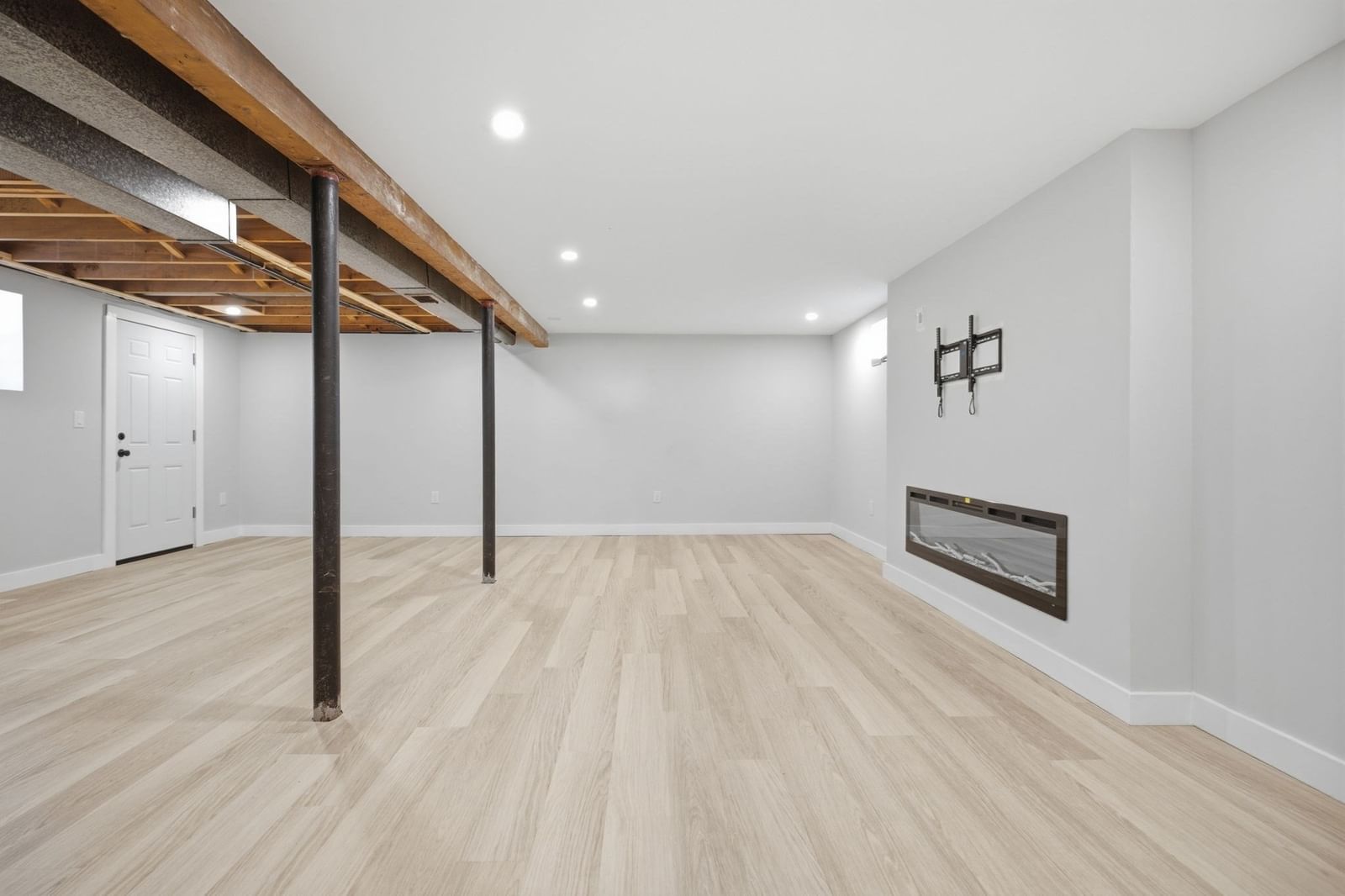 53 Skilton Lane Burlington — Photo 16 of 23