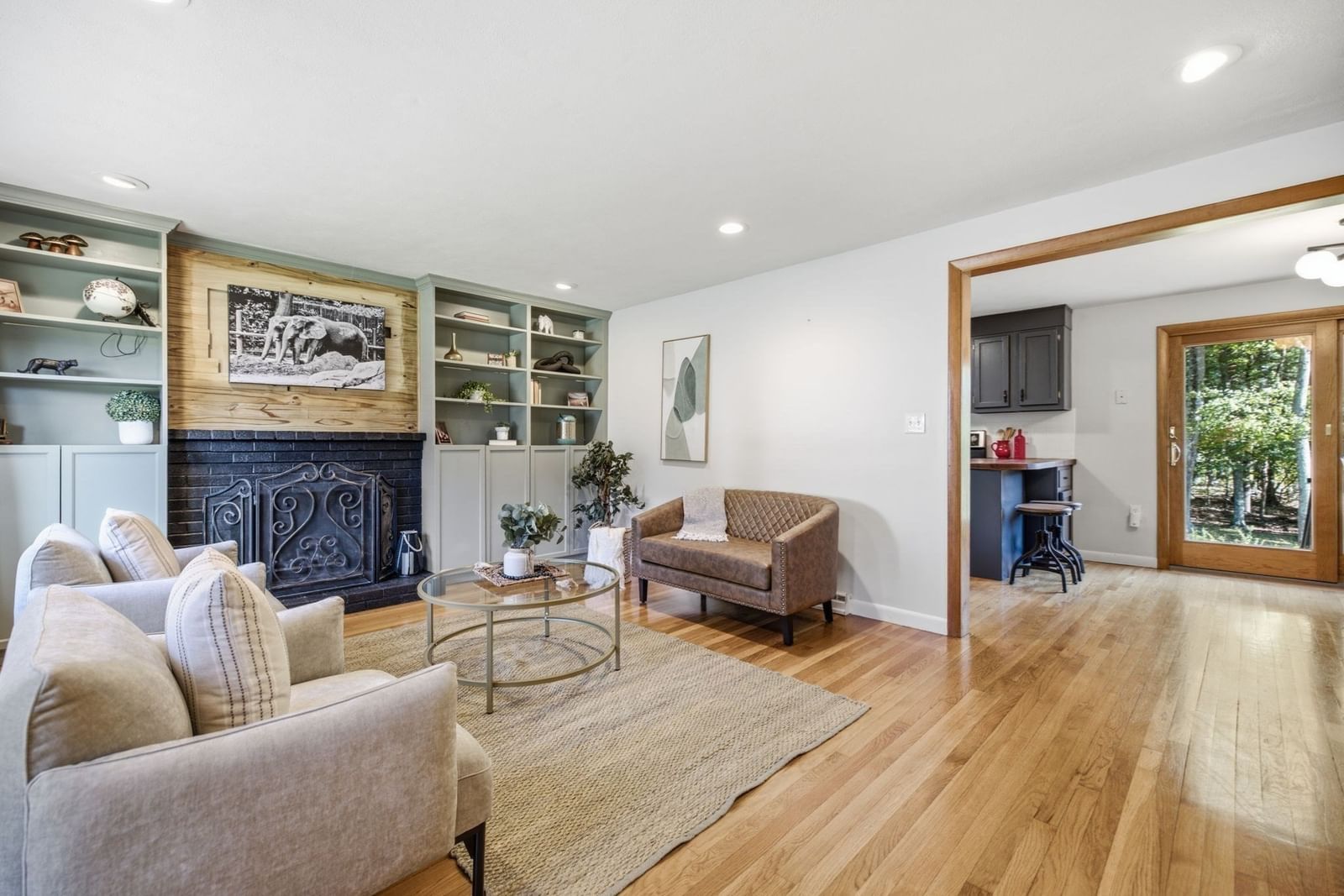 53 Skilton Lane Burlington — Photo 7 of 23