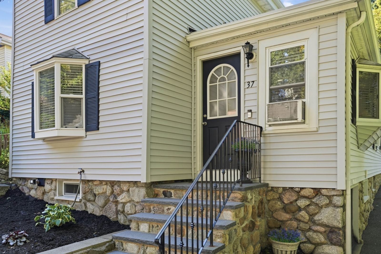 37 Westford Street Saugus — Photo 2 of 42