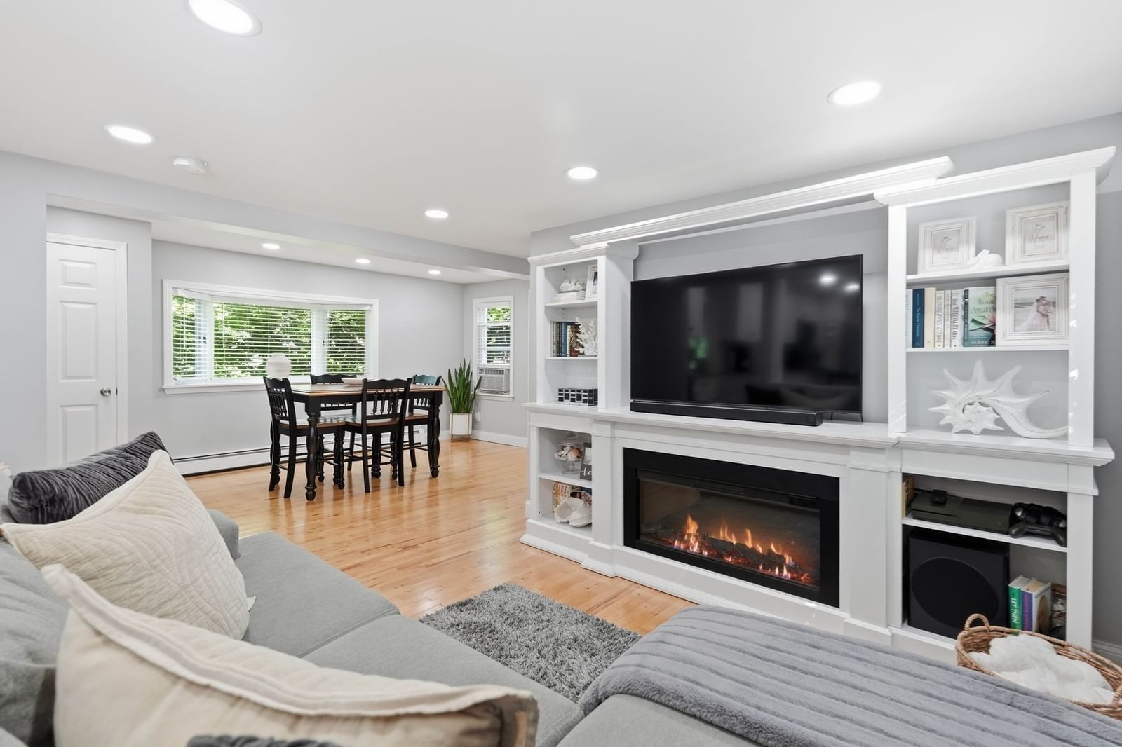 37 Westford Street Saugus — Photo 3 of 42