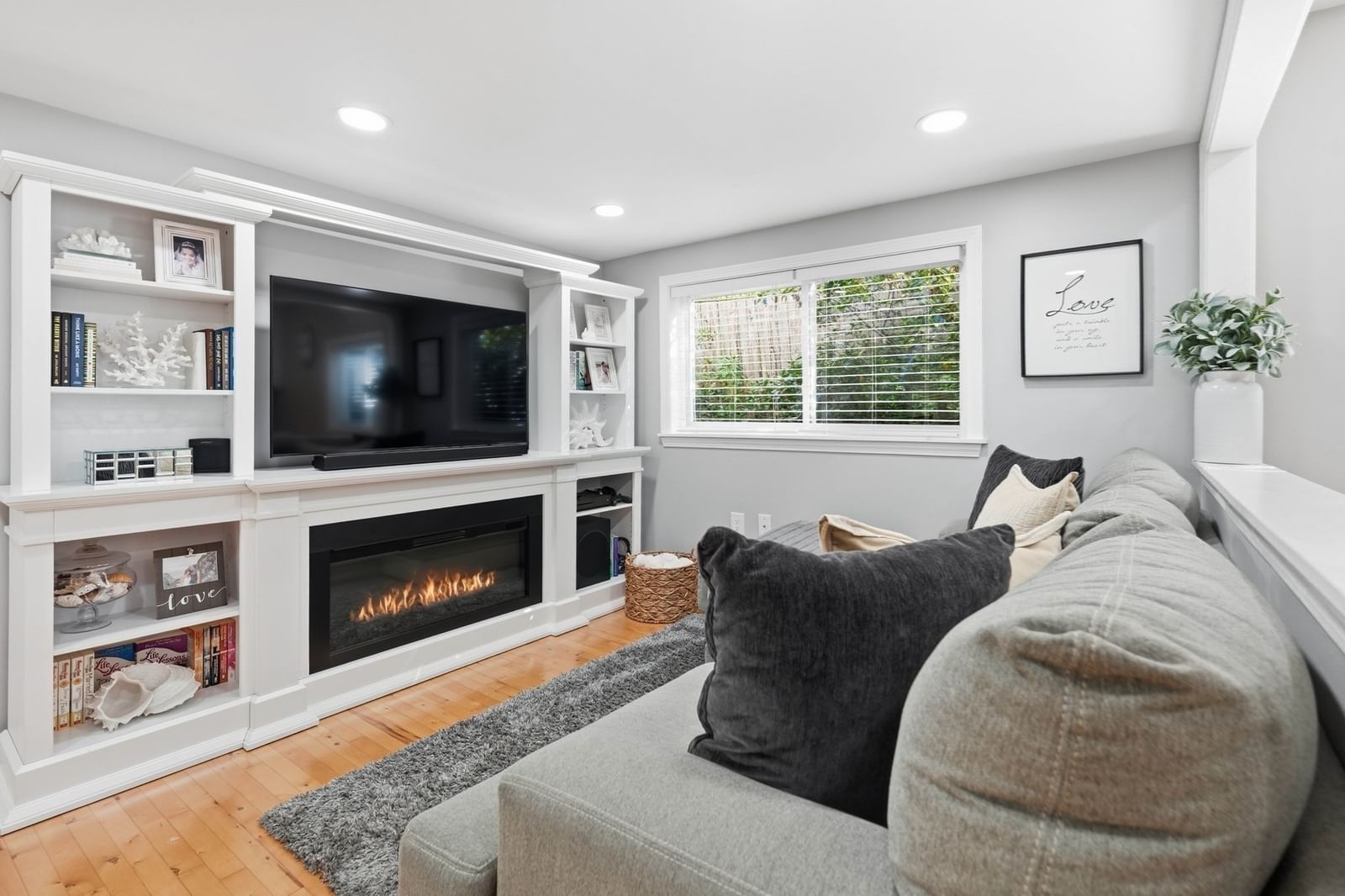 37 Westford Street Saugus — Photo 4 of 42