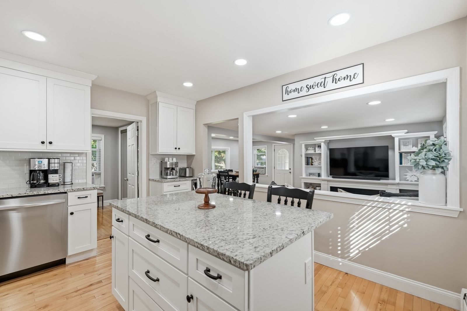 37 Westford Street Saugus — Photo 6 of 42