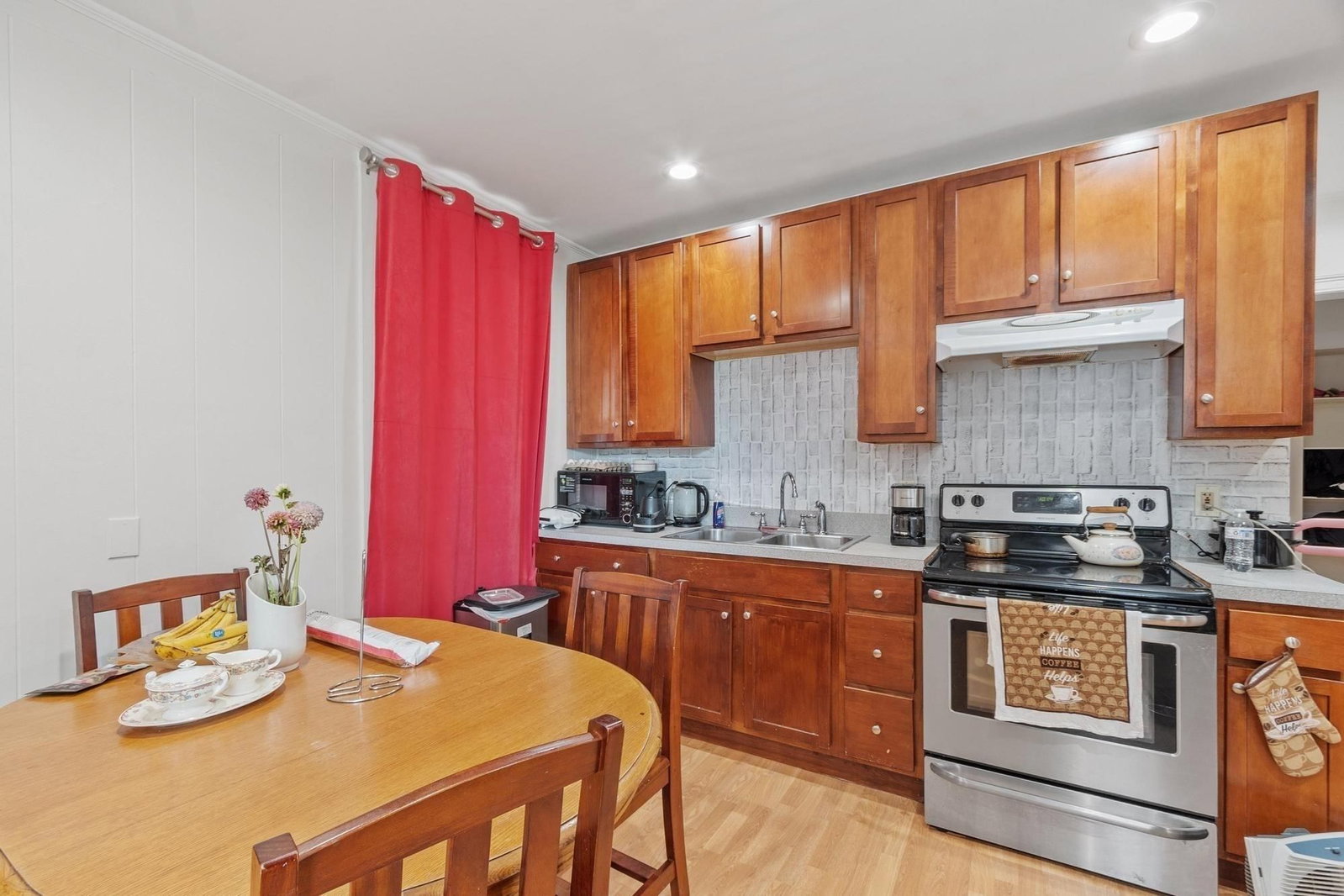 448 High Street Clinton — Photo 13 of 38