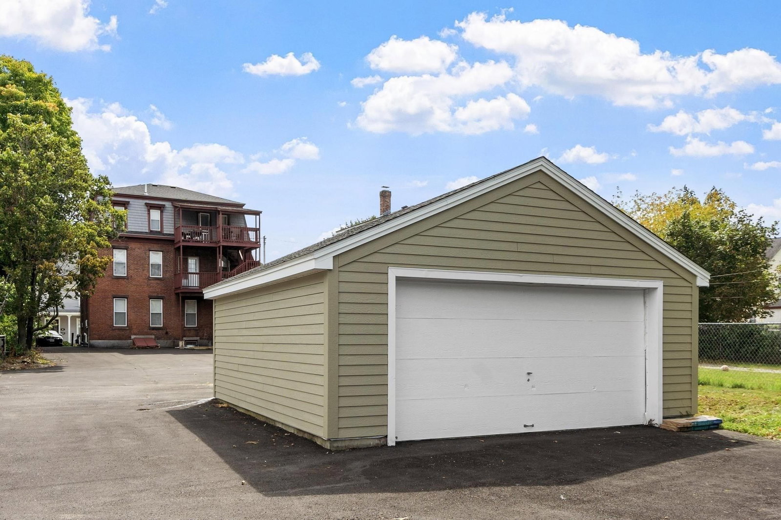 448 High Street Clinton — Photo 9 of 38