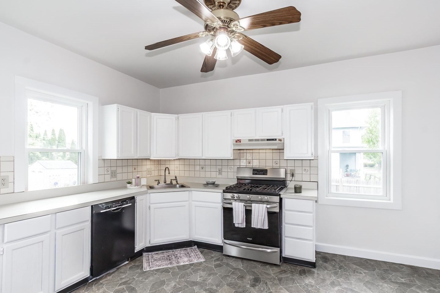 10 Elm Ct Andover — Photo 6 of 34